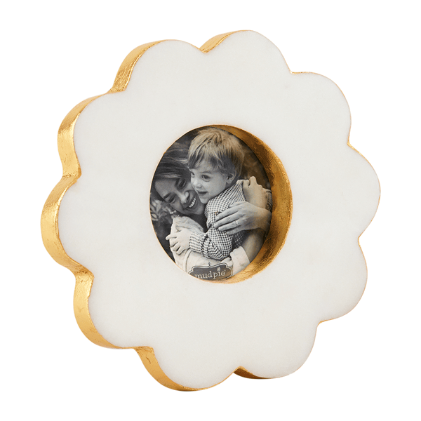 Mud Pie Circle Scallop Marble Frame