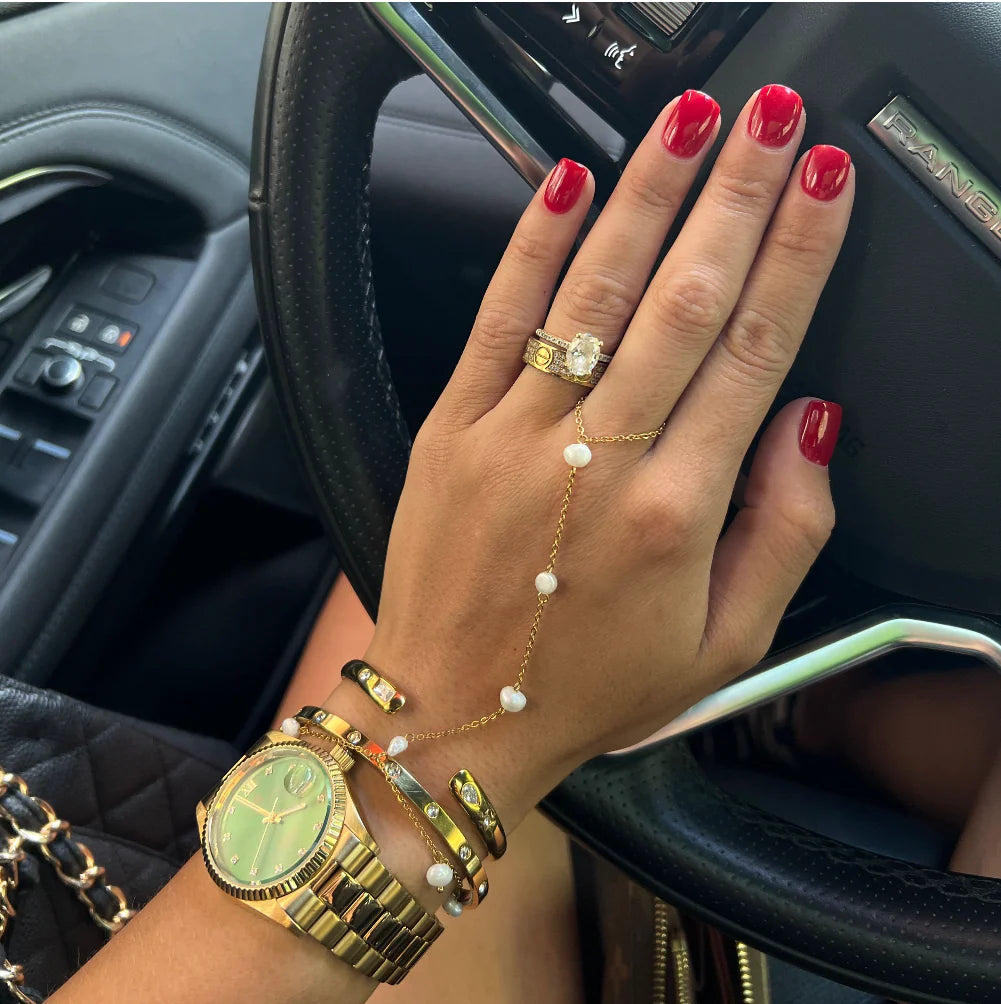 Pearl Hand Chain by Chansuttpearls